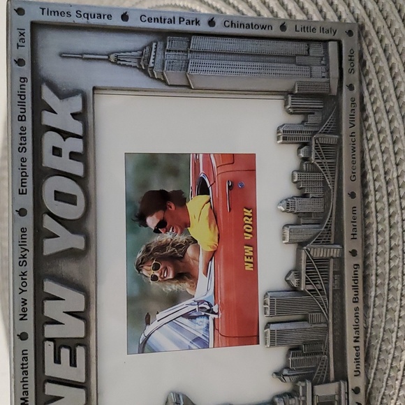 New York Metal Vintage Picture Frame - Picture 3 of 7